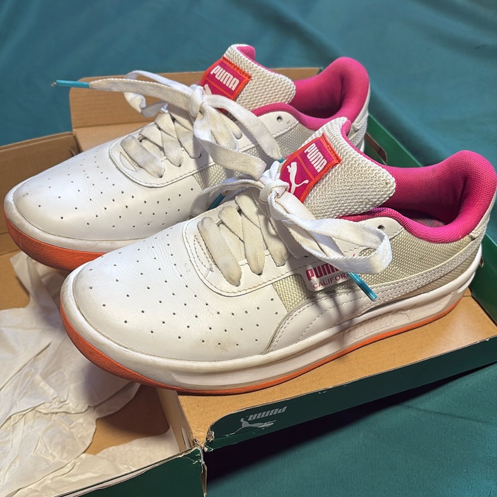 Comfy puma sneakers